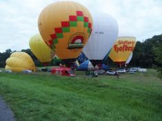 Počasí balónům nepřálo, povedl se až náhradní let v pátek ráno
