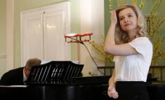 Študáci hradecké univerzity zahráli a zazpívali v Jiřinkovém sále