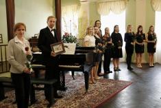 Študáci hradecké univerzity zahráli a zazpívali v Jiřinkovém sále